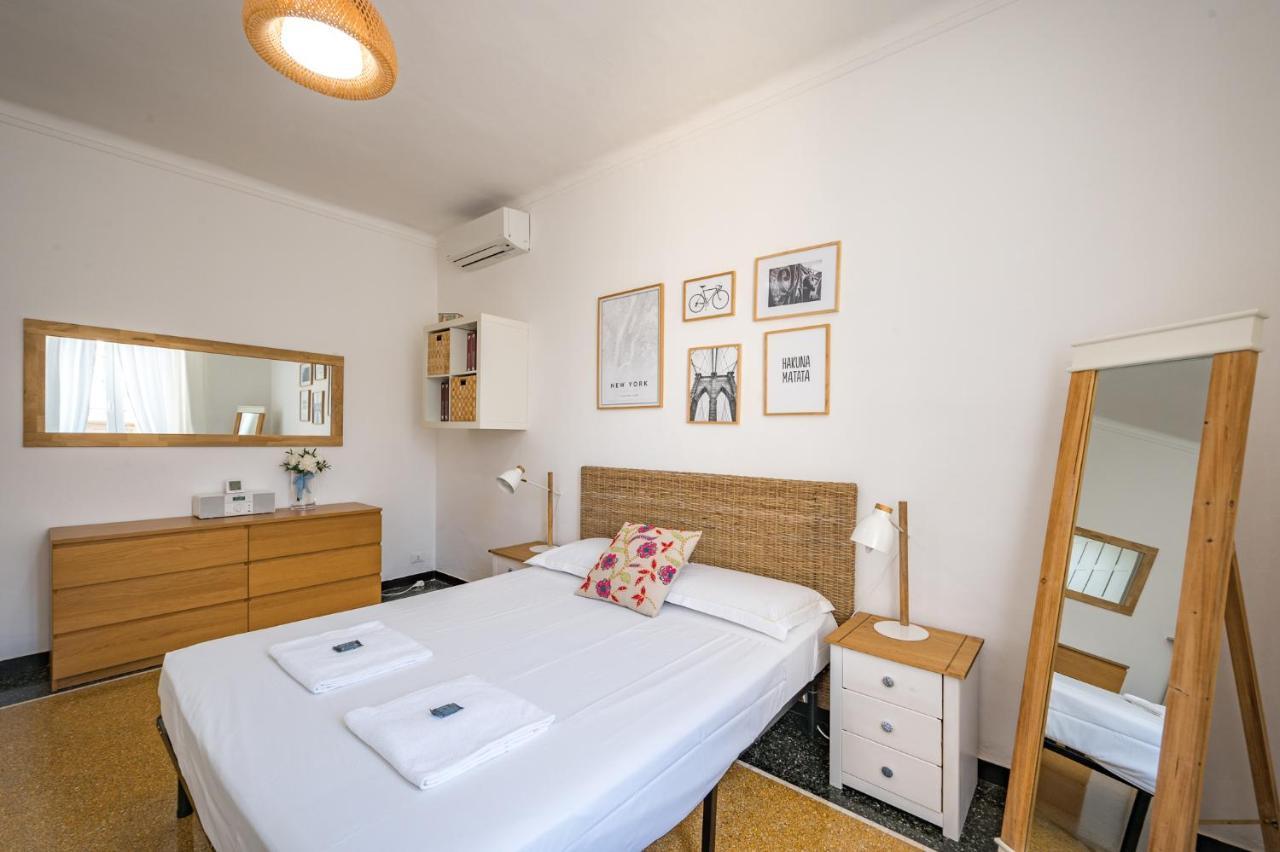 Apartamento Joivy Penthouse Flat With Terrace Génova Exterior foto